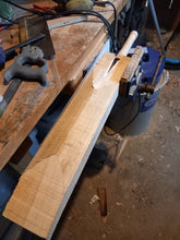 Load image into Gallery viewer, Part Made Cricket Bat
